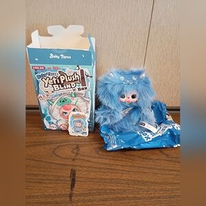 Baby Three Yeti Plush  Glittershine Frost w/Pacifier